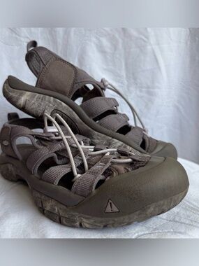 KEEN Women's Dusty Purple Strappy Shoes Size 8
